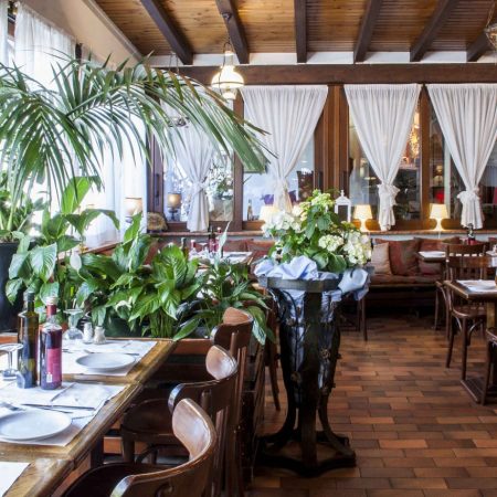 ristorante-tagiura-milano-la-sala-divani.jpg